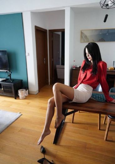 国产AV美女勾搭维修工_BD高清完整电影
