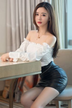 公车掀起少妇裙子挺进去_4K高清完整版播放